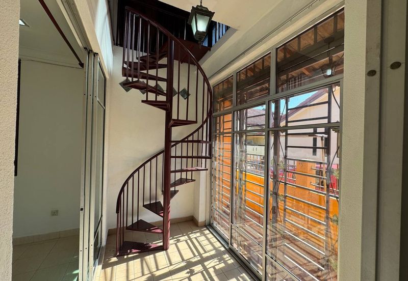 Jalan Makyong Bandar Bukit Raja Klang, Endlot 30' x 65' Fully Renovated | Single Storey Terrace ENDLOT For Sale! - RM550k Negotiable