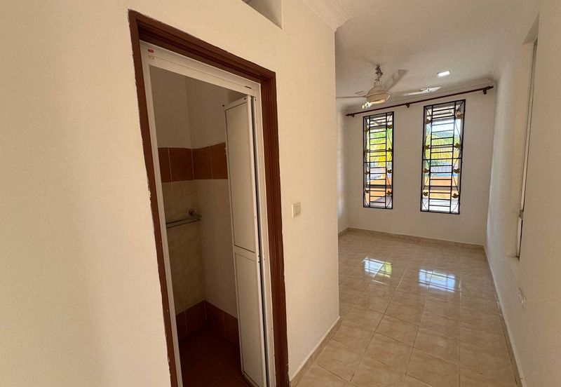 Jalan Makyong Bandar Bukit Raja Klang, Endlot 30' x 65' Fully Renovated | Single Storey Terrace ENDLOT For Sale! - RM550k Negotiable