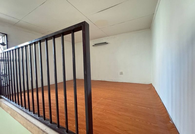 Jalan Makyong Bandar Bukit Raja Klang, Endlot 30' x 65' Fully Renovated | Single Storey Terrace ENDLOT For Sale! - RM550k Negotiable