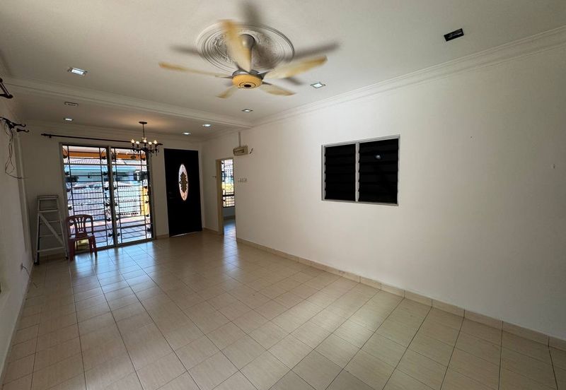Jalan Makyong Bandar Bukit Raja Klang, Endlot 30' x 65' Fully Renovated | Single Storey Terrace ENDLOT For Sale! - RM550k Negotiable