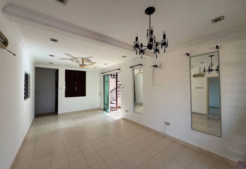 Jalan Makyong Bandar Bukit Raja Klang, Endlot 30' x 65' Fully Renovated | Single Storey Terrace ENDLOT For Sale! - RM550k Negotiable