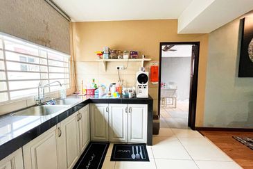 Taman Pinggiran Putra