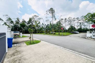 Ariza Elmina Gardens