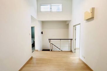 Ariza Elmina Gardens