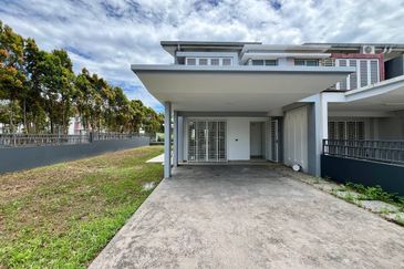 Ariza Elmina Gardens