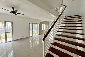 Ariza Elmina Gardens