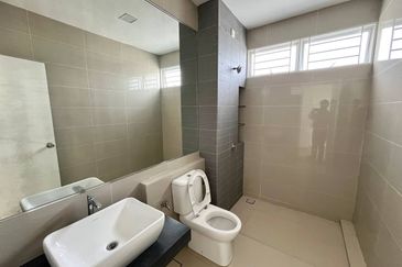 Ariza Elmina Gardens