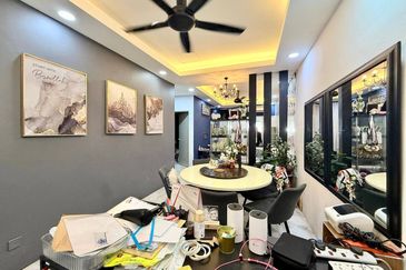 Lorong Mahkota Impian Puncak Alam Selangor, Fully Renovated Facing Open | Single Storey Terrace FOR SALE! - RM330k Negotiable