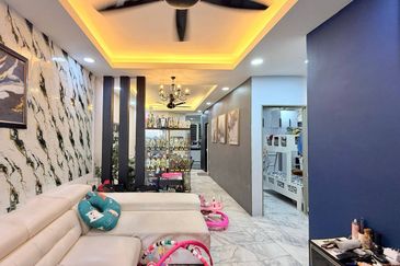 Lorong Mahkota Impian Puncak Alam Selangor, Fully Renovated Facing Open | Single Storey Terrace FOR SALE! - RM330k Negotiable