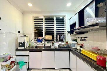 Lorong Mahkota Impian Puncak Alam Selangor, Fully Renovated Facing Open | Single Storey Terrace FOR SALE! - RM330k Negotiable