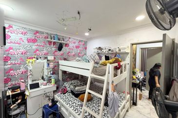 Lorong Mahkota Impian Puncak Alam Selangor, Fully Renovated Facing Open | Single Storey Terrace FOR SALE! - RM330k Negotiable