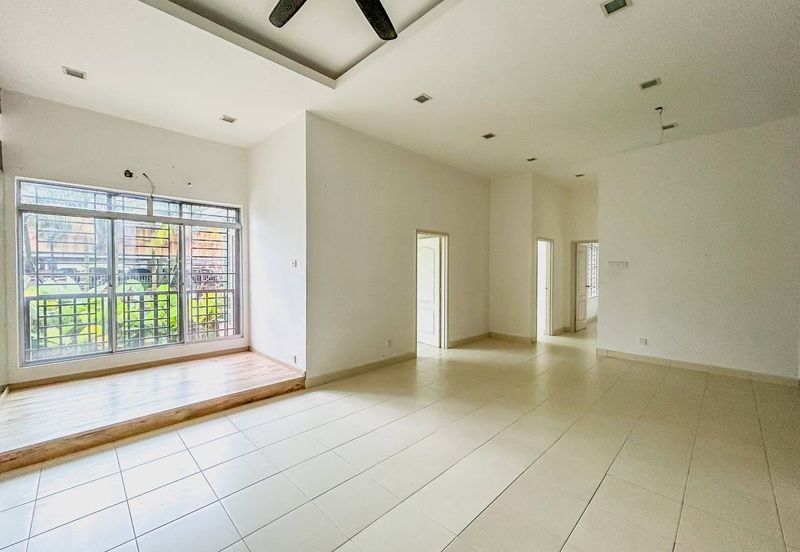 Villa Park Condominium