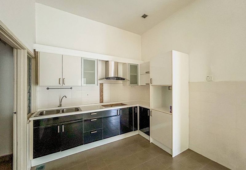 Villa Park Condominium