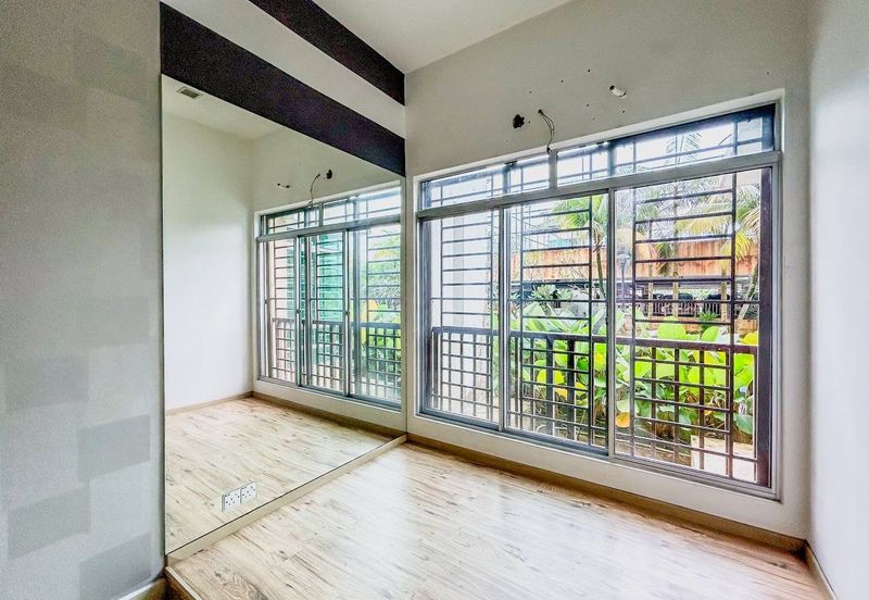 Villa Park Condominium