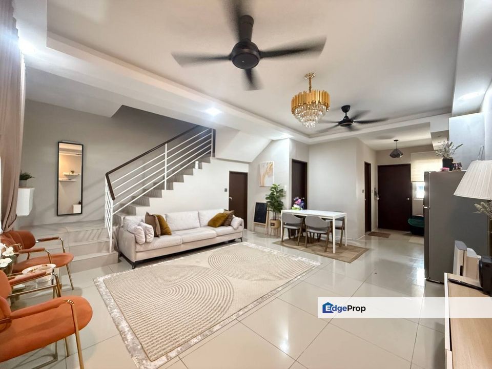 Kita Bayu Cybersouth Dengkil, Murah Renovated with Kitchen Cabinet | Double Storey Terrace FOR SALE! - RM520k, Selangor, Dengkil