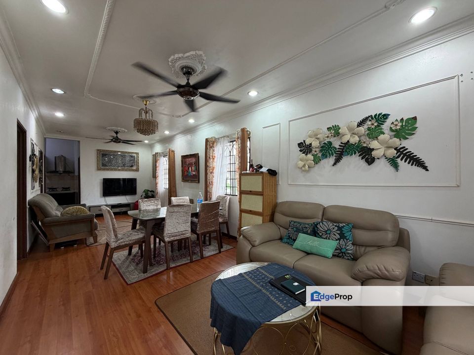 Puncak Perdana Seksyen U10 Shah Alam, Renovated & Jalan Kaki ke Masjid | Townhouse Upper Unit FOR SALE! - RM370k Nego, Selangor, Shah Alam