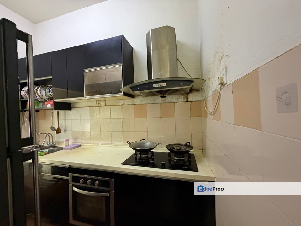 Puncak Perdana Seksyen U10 Shah Alam, Renovated & Jalan Kaki ke Masjid | Townhouse Upper Unit FOR SALE! - RM370k Nego, Selangor, Shah Alam