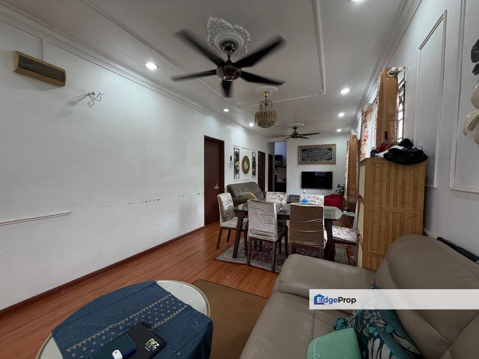 Puncak Perdana Seksyen U10 Shah Alam, Renovated & Jalan Kaki ke Masjid | Townhouse Upper Unit FOR SALE! - RM370k Nego, Selangor, Shah Alam