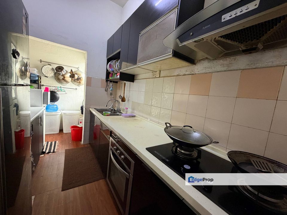 Puncak Perdana Seksyen U10 Shah Alam, Renovated & Jalan Kaki ke Masjid | Townhouse Upper Unit FOR SALE! - RM370k Nego, Selangor, Shah Alam