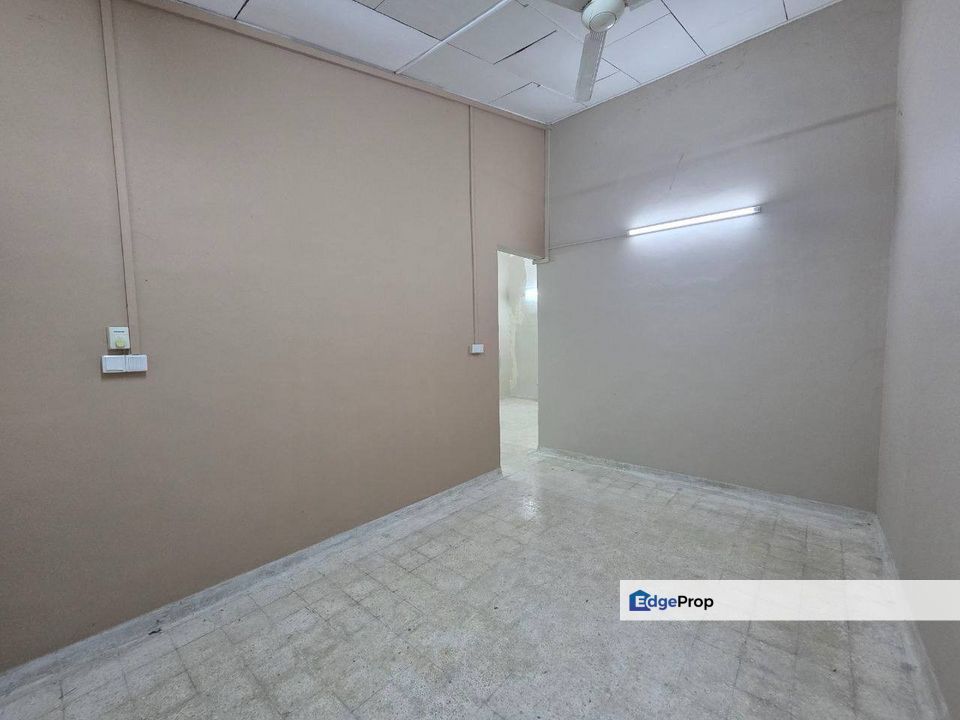 Seksyen 4 Shah Alam, 22' x 75' Murah Prime Location Facing Open | Single Storey Terrace FOR SALE! - RM460k , Selangor, Shah Alam