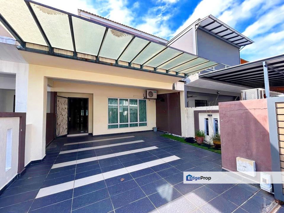 Taman Suria Tropika Serdang Seri Kembangan Selangor, 22 x 75 Near IOI City Mall | Double Storey Terrace FOR SALE! - RM630k Nego, Selangor, Serdang