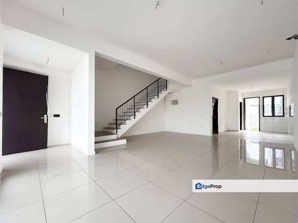 Nadira 3 Bandar Bukit Raja Klang Selangor, 22' x 75' Murah Below SPA Price | Double Storey Terrace FOR SALE! - RM785k Negotiable, Selangor, Klang