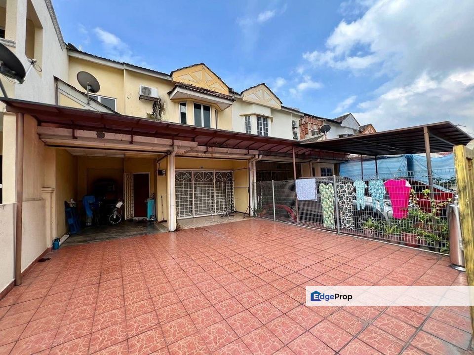 Seksyen 27 Taman Bunga Negara Shah Alam, 22 x 75 Freehold Unit With Kitchen Cabinet | Double Storey Terrace FOR SALE! - RM580k , Selangor, Shah Alam