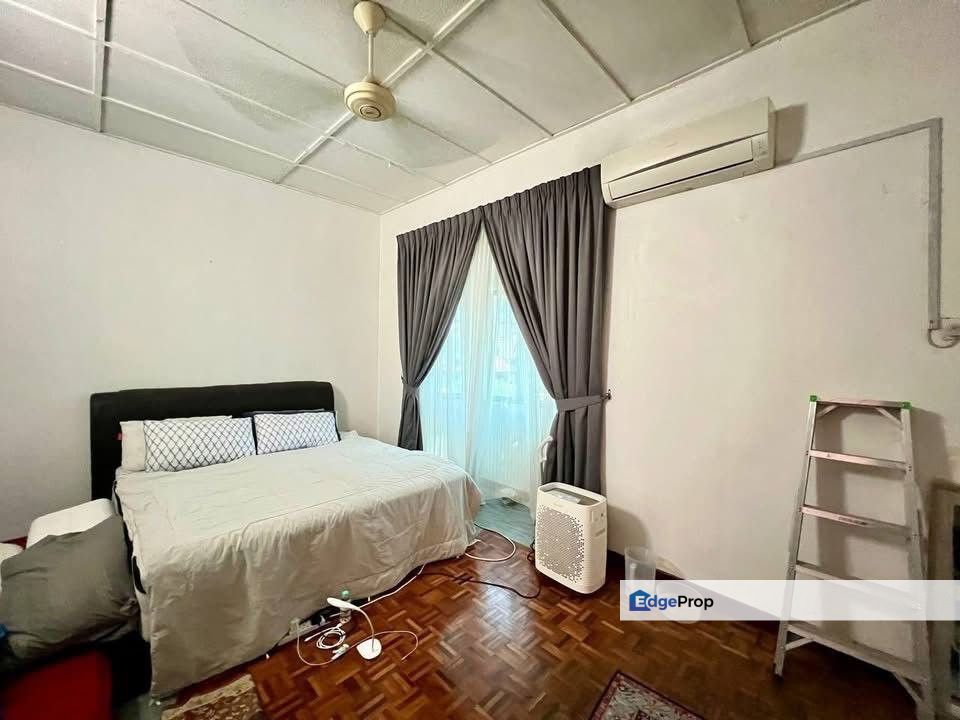 Seksyen 27 Taman Bunga Negara Shah Alam, 22 x 75 Freehold Unit With Kitchen Cabinet | Double Storey Terrace FOR SALE! - RM580k , Selangor, Shah Alam