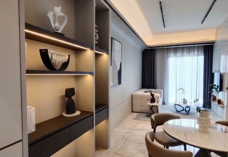 Parkland By The River **