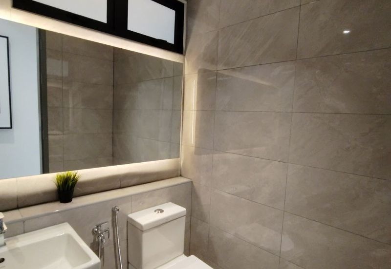 Parkland By The River **