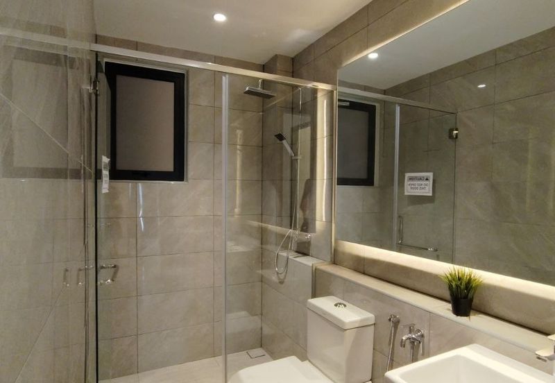 Parkland By The River **