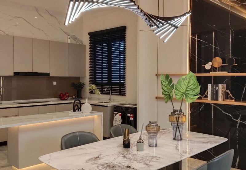 Parkland By The River **