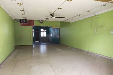 Taman Gunung Pulai @ Kulai Double Storey Shoplot For Sale
