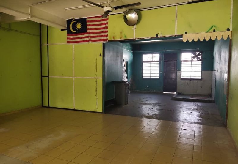 Taman Gunung Pulai @ Kulai Double Storey Shoplot For Sale