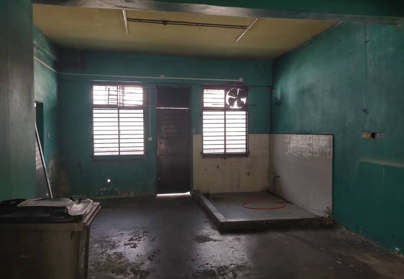 Taman Gunung Pulai @ Kulai Double Storey Shoplot For Sale