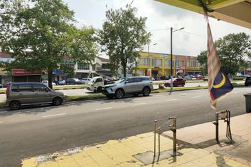 Taman Gunung Pulai @ Kulai Double Storey Shoplot For Sale