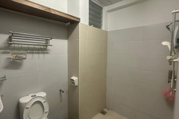 Akademik Suite @ Mount Austin