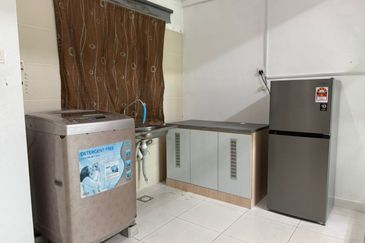 Akademik Suite @ Mount Austin