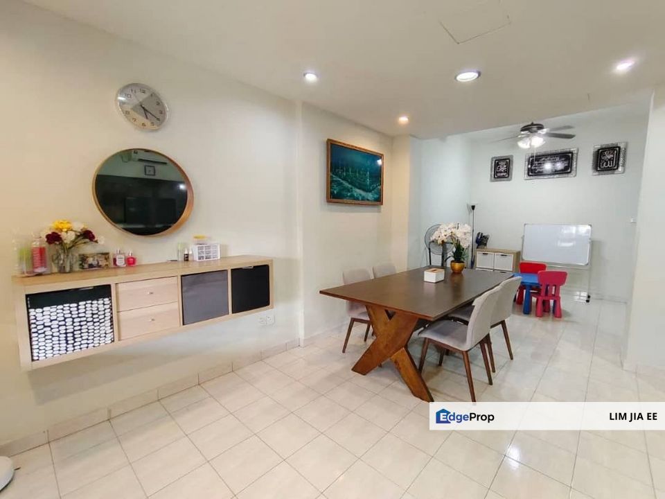 Jalan Enggang Bandar Putra @ Kulai Double Storey Terrace House For Sale, Johor, Kulai