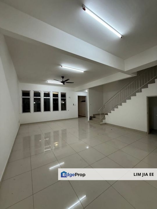 Jalan Camar Bandar Putra @ Kulai Double Storey Terrace House For Rent, Johor, Kulai