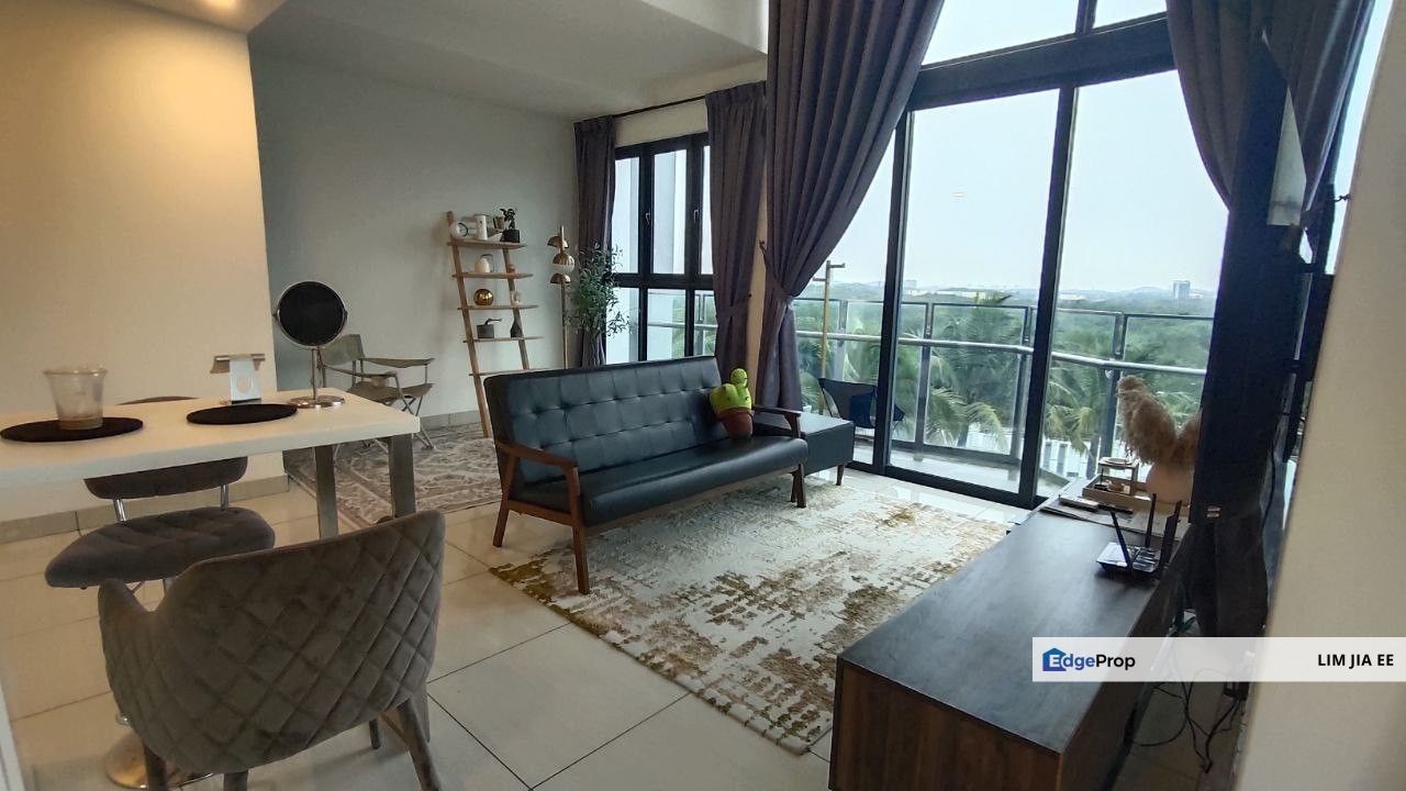 Almas Suites @ Puteri Habour Duplex Condominium For Sale, Johor, 