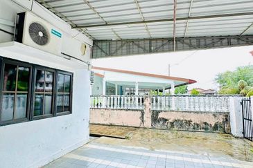 URGENT SEMI D BELOW VALUE AT BANDAR MELAKA