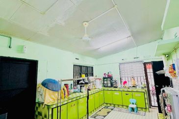 URGENT SEMI D BELOW VALUE AT BANDAR MELAKA