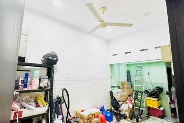 URGENT SEMI D BELOW VALUE AT BANDAR MELAKA