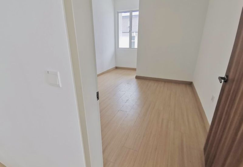 URGENT BELOW VALUE DOUBLE STOREY SEPANG NON BUN