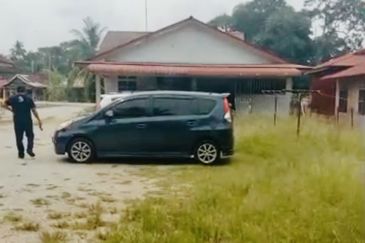 URGENT LAND 2 EKAR 2 BUNGALOW SAWIT SUNGAI RAMBAI
