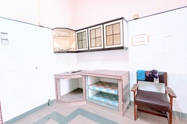 URGENT TERES FREEHOLD 4R BANDAR MELAKA 