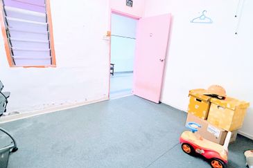 URGENT TERES FREEHOLD 4R BANDAR MELAKA 