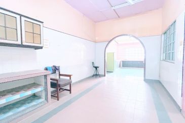 URGENT TERES FREEHOLD 4R BANDAR MELAKA 