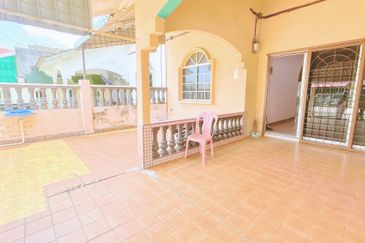 URGENT TERES FREEHOLD 4R BANDAR MELAKA 